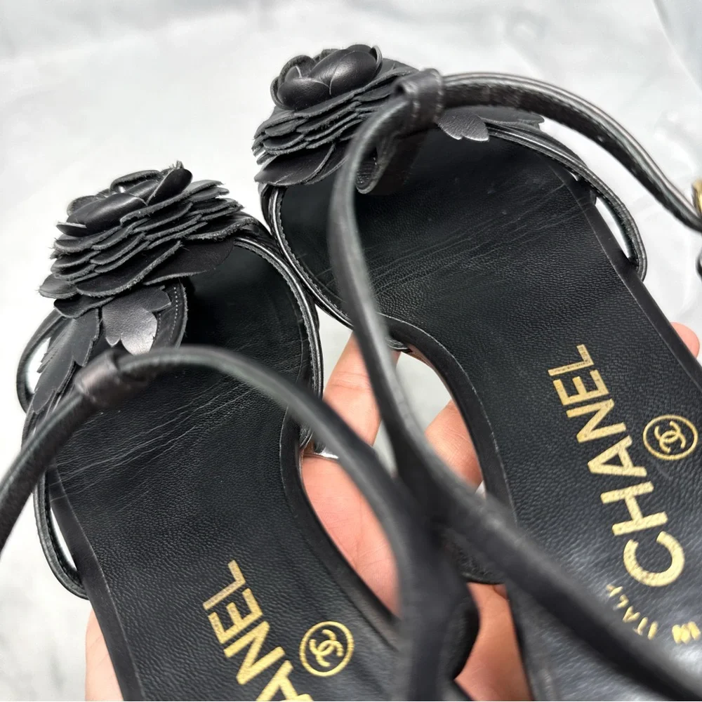 CHANEL Vintage Y2K Camellia Flower Leather Strappy Block Heel Sandal Shoes Black